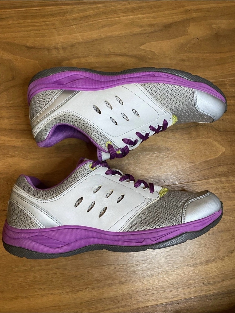 Vionic Gray Purple Comfort Walking Sneakers Women’s Size 9